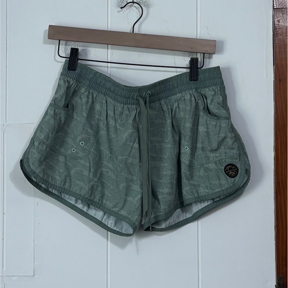 United By Blue Womens Scallop Boardshort Green Wave Print Size Medium M - Picture 1 of 5